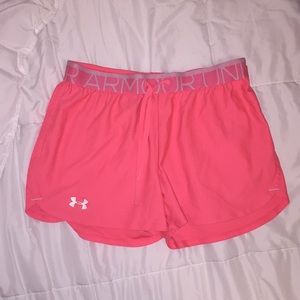 Underarmor loose fit shorts!